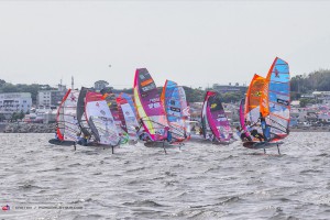 1_JP18_fl_Foil_start_line_action